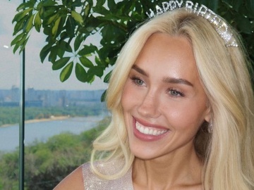 Море квітів та 2 кг раків: Даша Квіткова показала, як відсвяткувала 28-річчя
