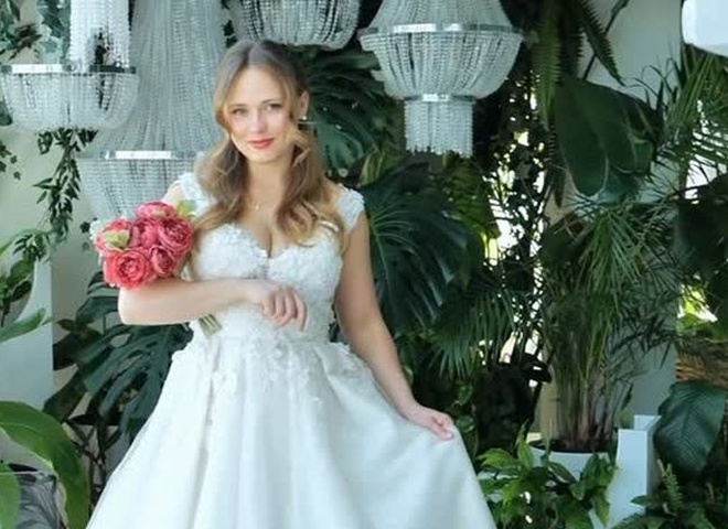 Кошмал вперше розповіла про початок стосунків із чоловіком і заручини у Франції