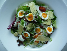 Салат с сухариками