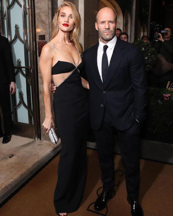 Роузи Хантингтон-Уайтли и Джейсон Стэтхэм на вручении премии Harper's Bazaar Women of The Year