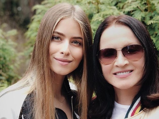 Софія Ротару привітала внучку Соню Євдокименко із 23-річчям