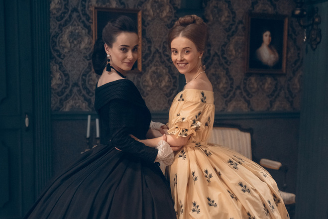 Ксенія Мішина та Анна Сагайдачна на зйомках "Кріпосної"