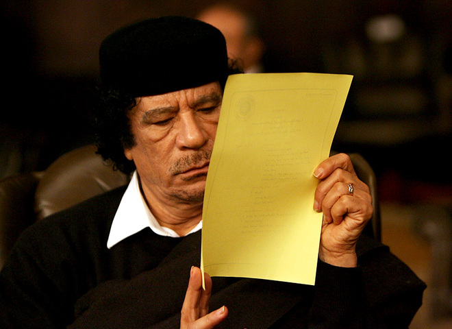 Каддафи предлагает оппозиционерам сдаться.