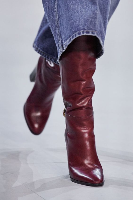 Чоботи з широкою гомілкою