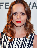 Именинница Кристина Риччи: макияжи и прически Именинница Кристина Риччи: макияжи и прически