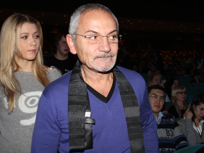 Савик Шустер