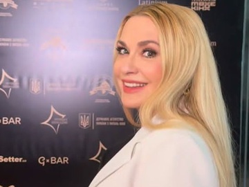 Ольга Сумська напередодні 60-річчя вразила архівними фото у корсеті