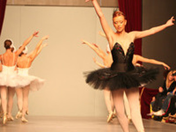 Сезоны моды 2006. Андре Тан<br />Фотограф: Дмитрий Ромас