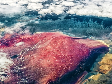 10 невероятных природных явлений: озеро Натрон