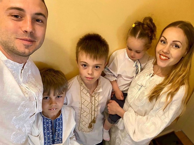 Тарас Тополя розсекретив, коли його дружина Alyosha із трьома дітьми повернеться до України