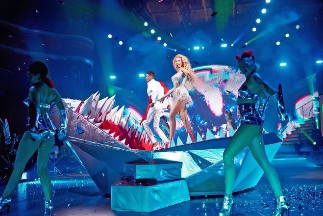 Оля Полякова