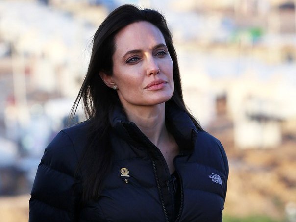 Анджелина Джоли