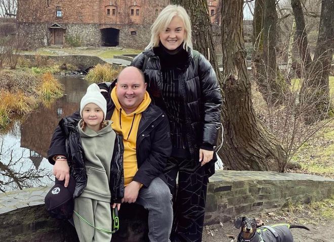 Юрий и Виктория Ткач с дочкой