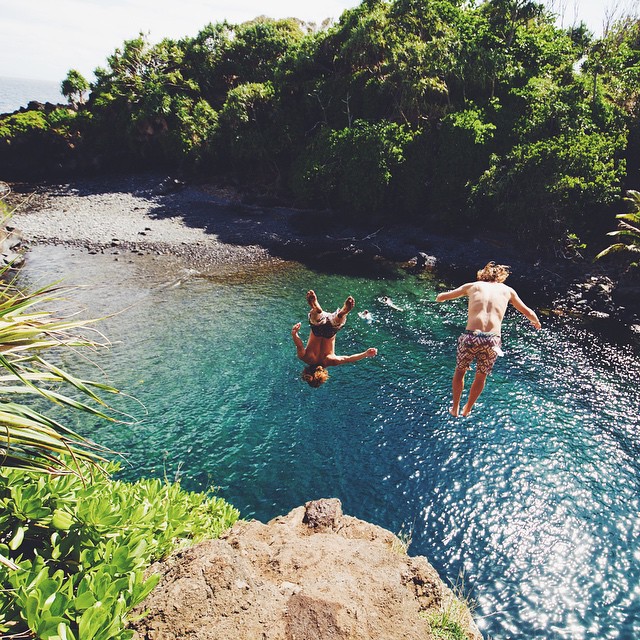 JAY ALVARREZ