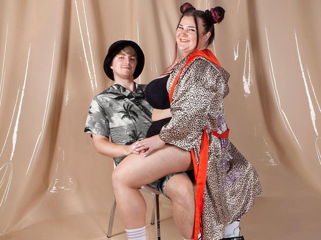 alyona alyona та YOXDEN