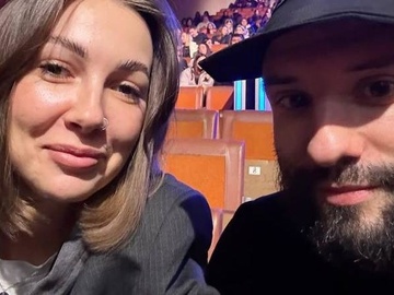 Розовий вимагає від колишньої дружини виписку з рахунку для донатів на його реабілітацію