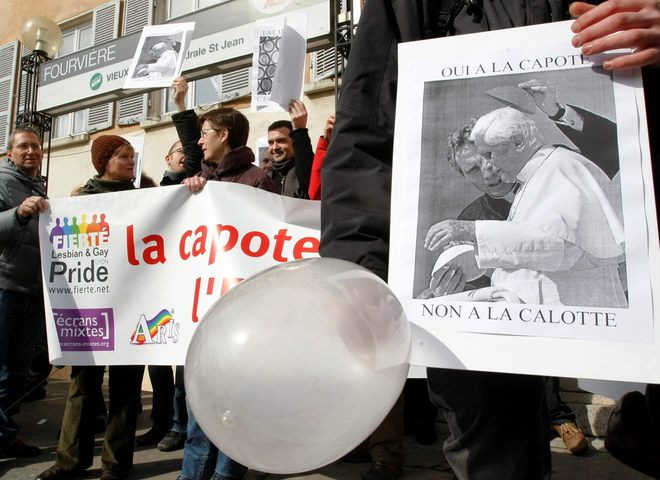 Протест за презервативы в Лионе