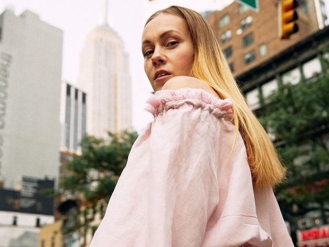 Alyosha вибачилася за своє звернення до хейтерів, які критикували її «радісні» фото із США