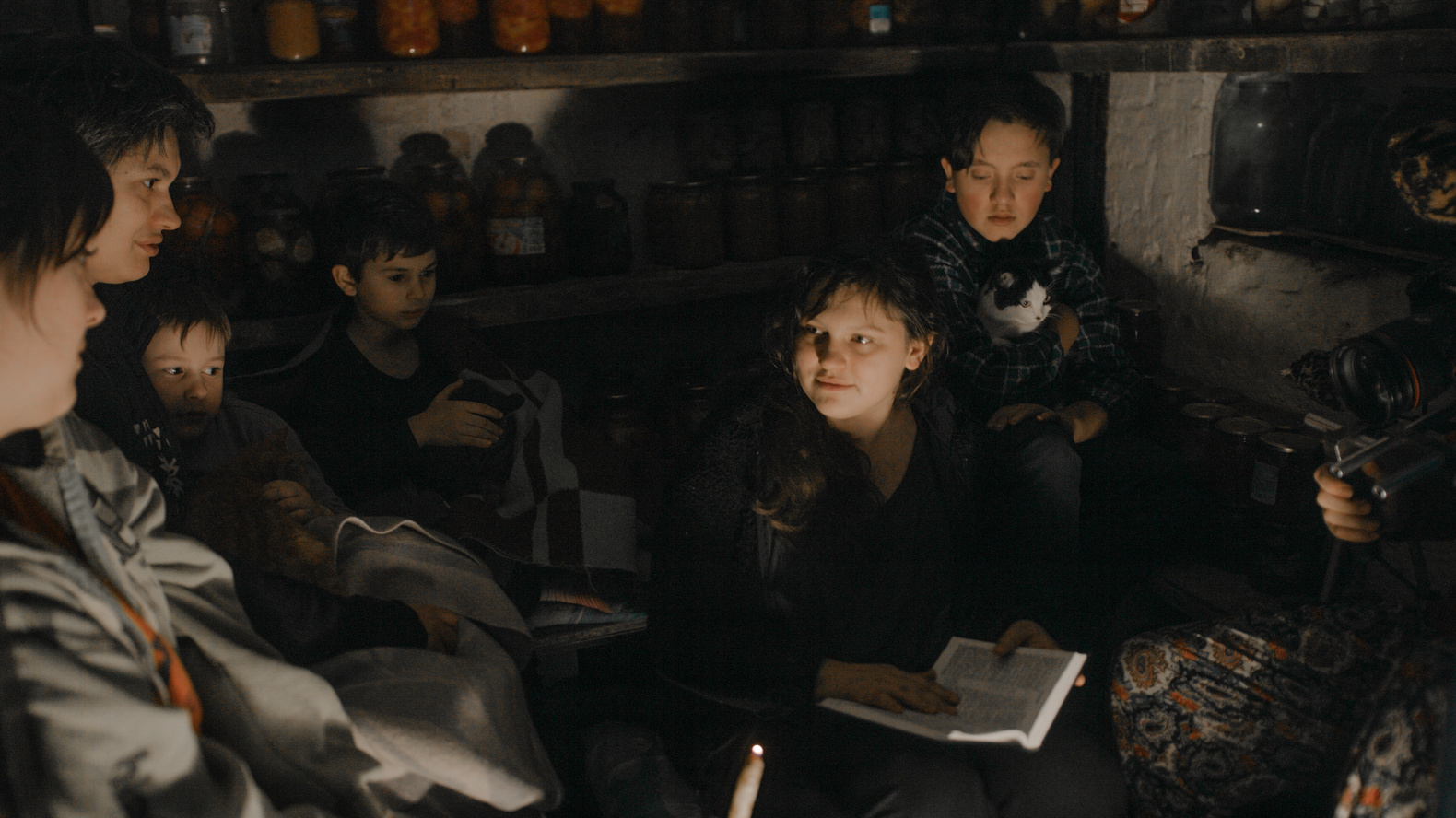 Земля блакитна, ніби апельсин