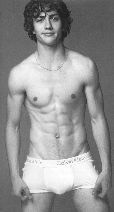 Аарон Тейлор-Джонсон 