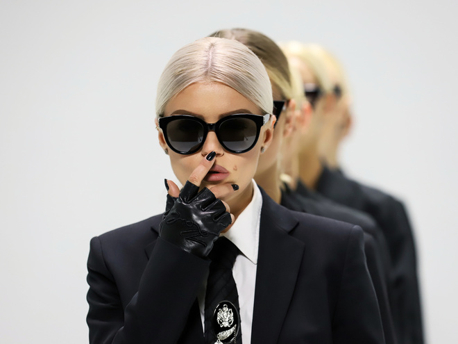 BARABANOVA закрутила карусель с девушками