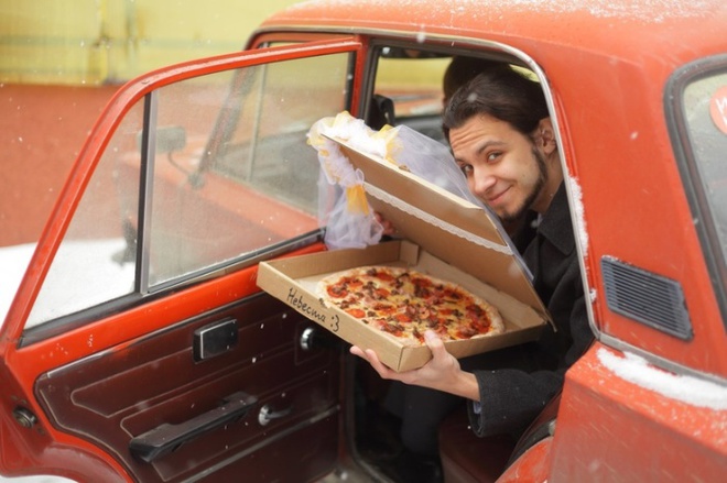 Свадьба мечты. 22-летний парень из Томска женился на пицце
