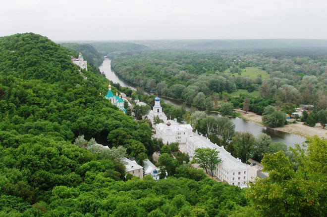 Топ-5 унікальних парків України