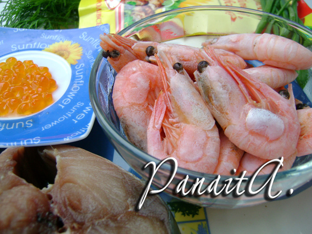 Салат "Жемчужина сезона" с креветками, огурцом и тунцом