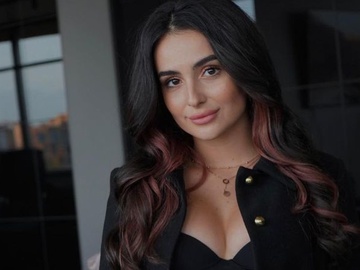 Жила в «Кайдашевій сім'ї»: Трінчер розповіла про конфлікти з мамою та байдужість батька