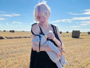 Солістка Onuka Ната Жижченко показала обличчя дочки від Євгена Філатова