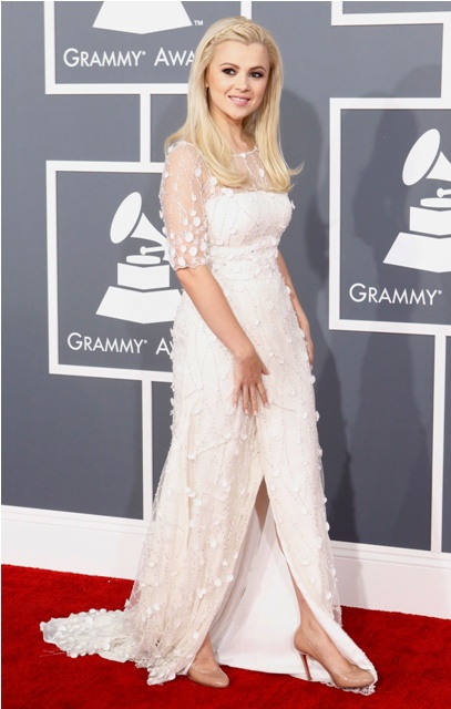 Міка Ньютон