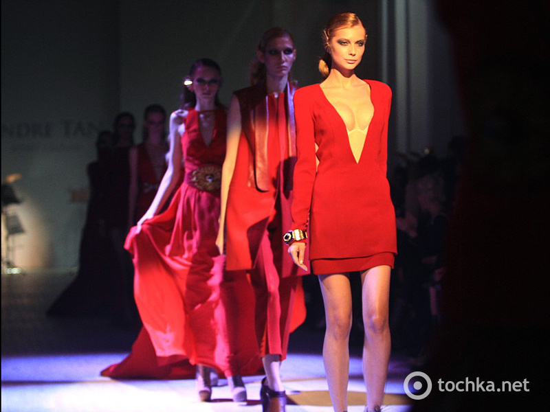 Показ ANDRE TAN