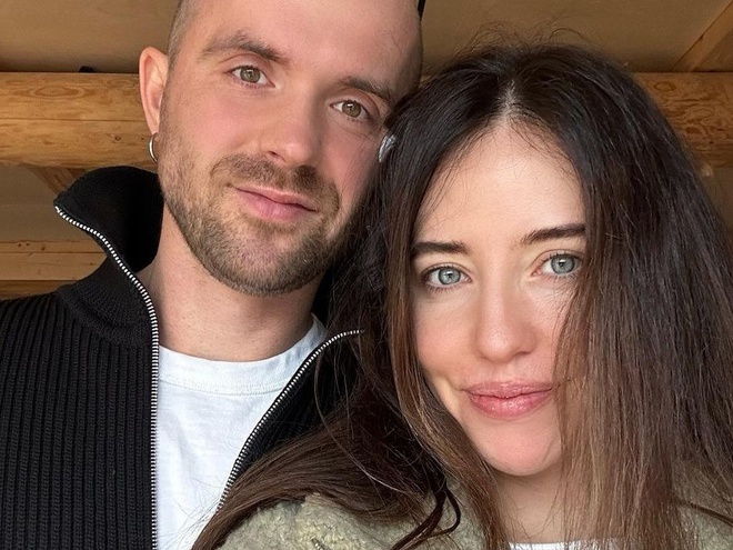 Дорофєєва показала відпочинок з Кацуріним, каміном, чаєм і засніженими горами