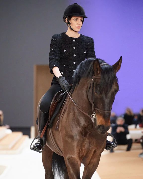 Принцесса Монако Шарлотта Казираги на показе Chanel Haute couture