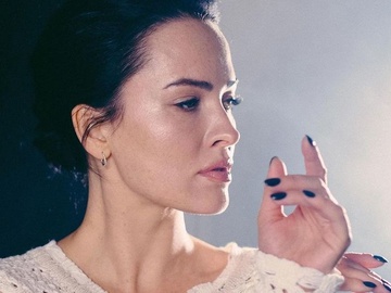 Астаф'єва в топлес-сукні розповіла про нещасливе кохання