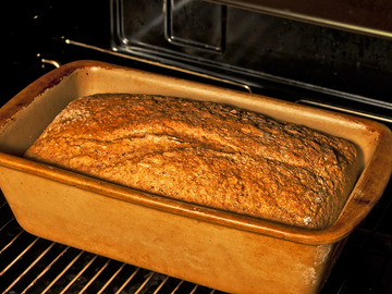 Як спекти хліб в духовці: справляться і діти