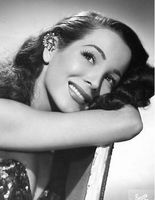 Звездный тренд: серьги-каффы