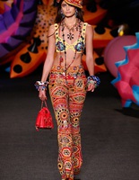 Круизная коллекция Moschino 2017