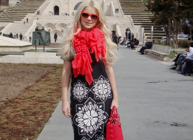 Мика Ньютон