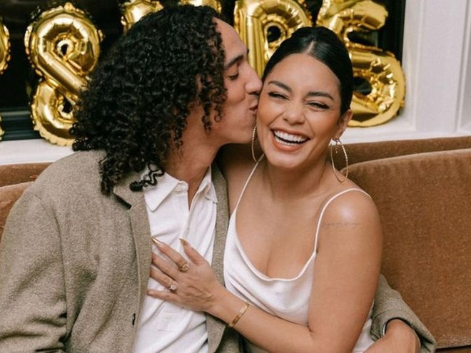 Ванесса Гадженс таємно вийшла заміж у Мексиці