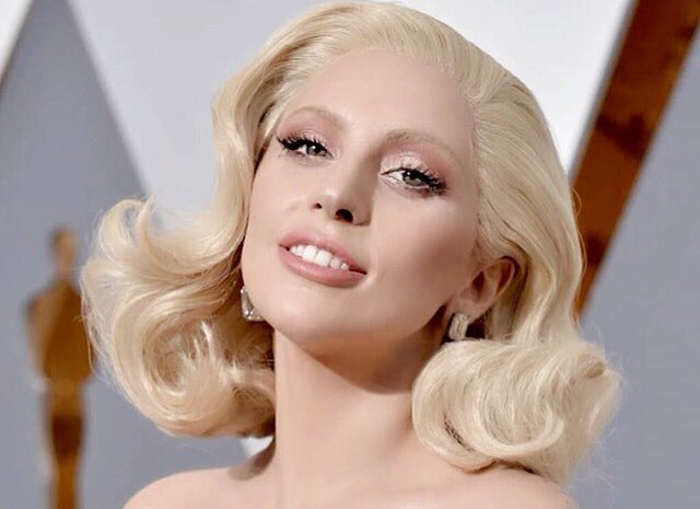ретро-макіяж та зачіска Леді Гага