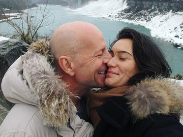 Тяжкохворий Брюс Вілліс святкує 69-річчя: як його привітала дружина Емма