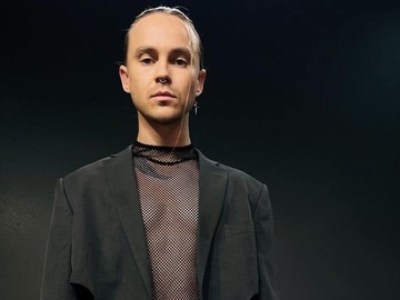 Пивоваров висловився про батька, який покинув його у три місяці