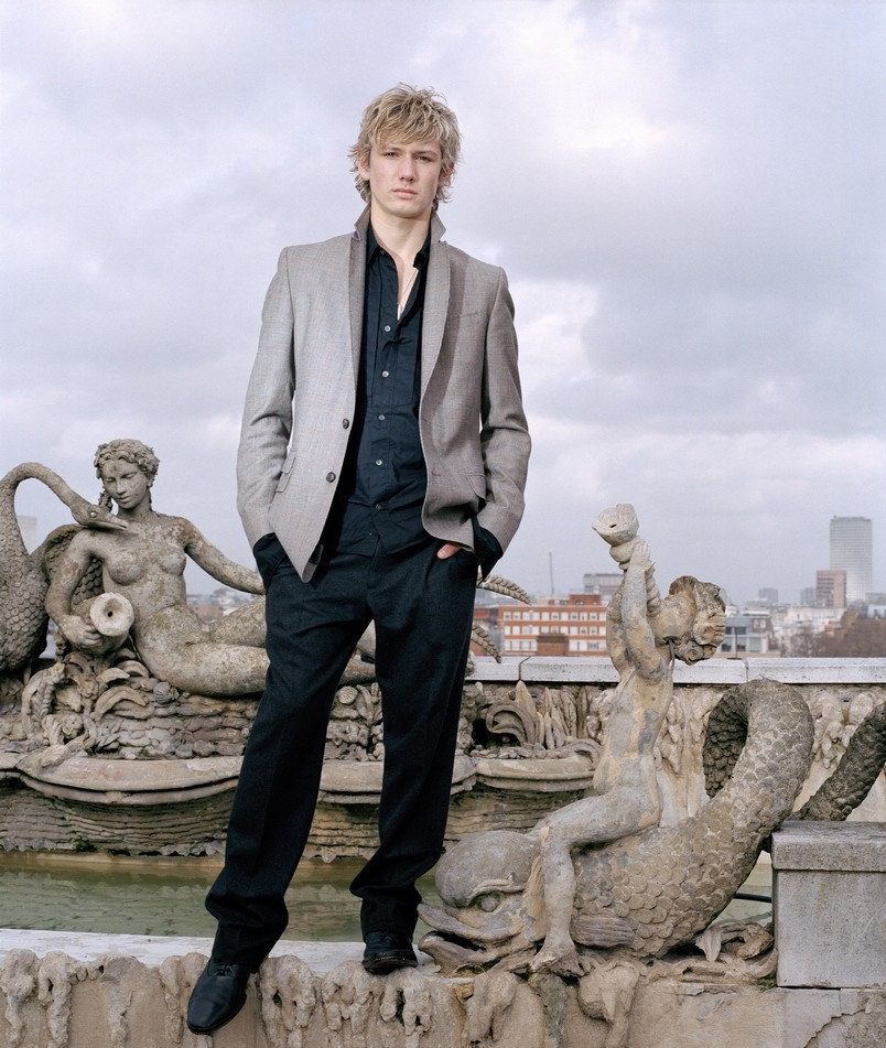 Алекс Петтифер