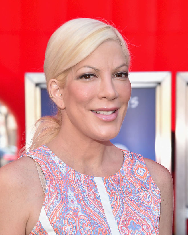 Тори Спеллинг в 2015 году