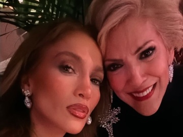 Лопес влаштувала у Лас-Вегасі вечірку з нагоди 80-річчя мами