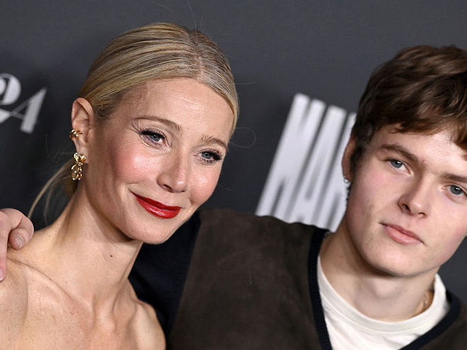 19-річний син Гвінет Пелтроу вперше з'явився на червоній доріжці