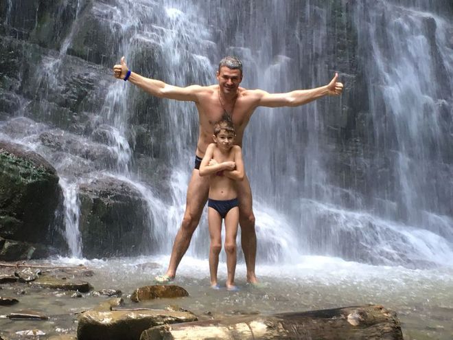 Тоня Матвиенко сделала Арсену Мирзояну эксклюзивный подарок