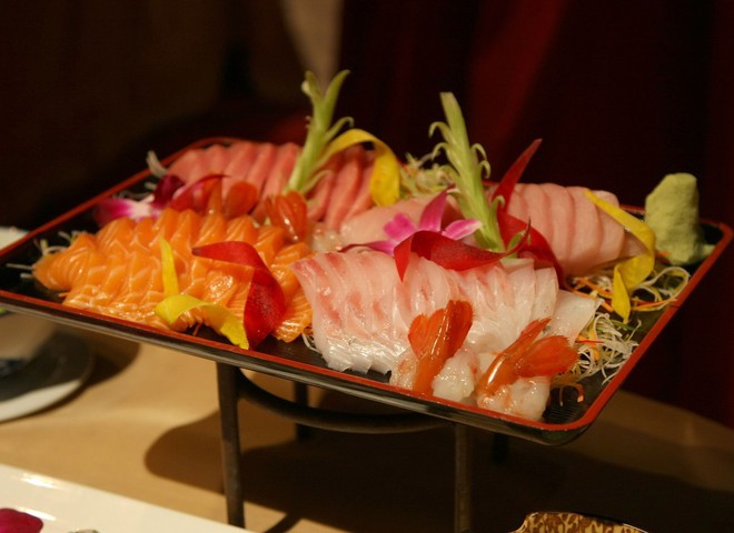 Японский суши-бар приобрел на аукционе тунца за $100 тыс.