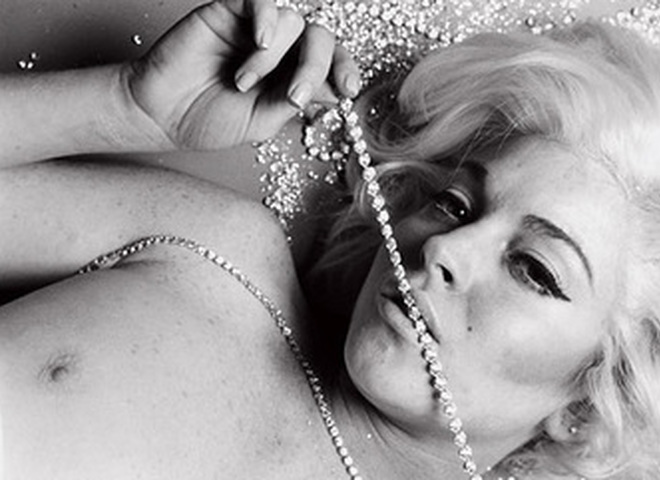 Полностью обнаженная Линдси Лохан в журнале New York